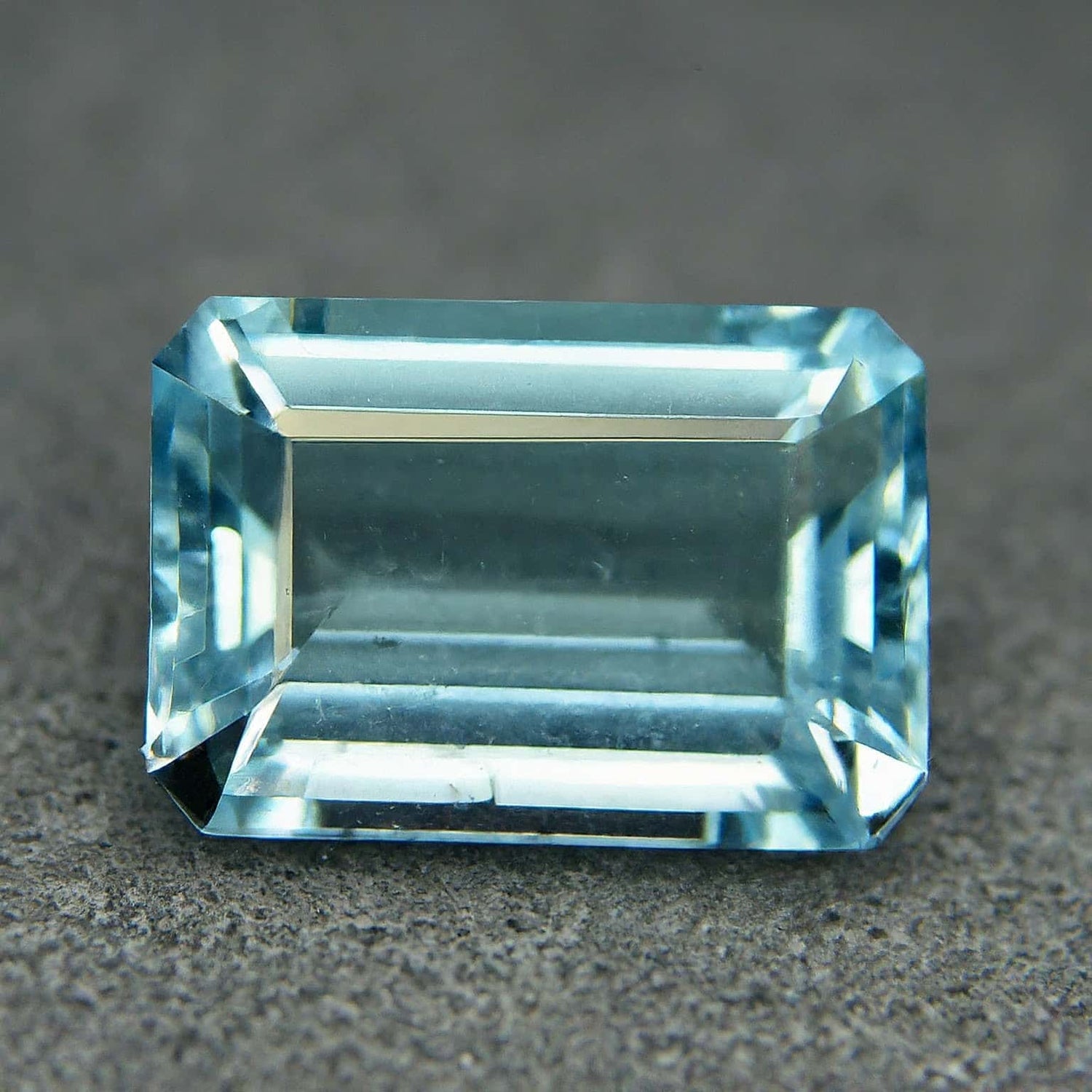 Aquamarine Gemstones