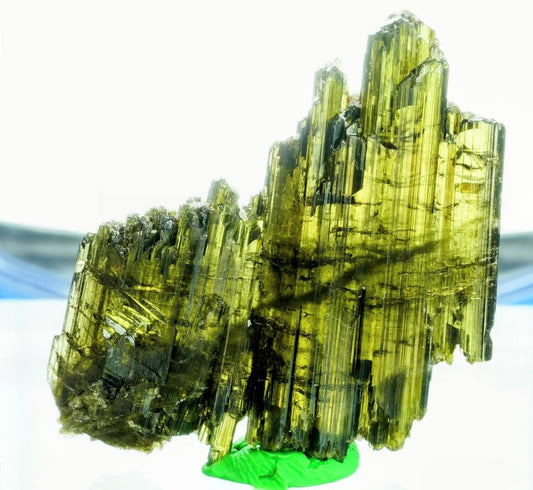 ARSAA GEMS AND MINERALSNatural fine quality beautiful 6.4 grams terminated faden green epidote crystal with step formation structure - Premium  from ARSAA GEMS AND MINERALS - Just $25.00! Shop now at ARSAA GEMS AND MINERALS