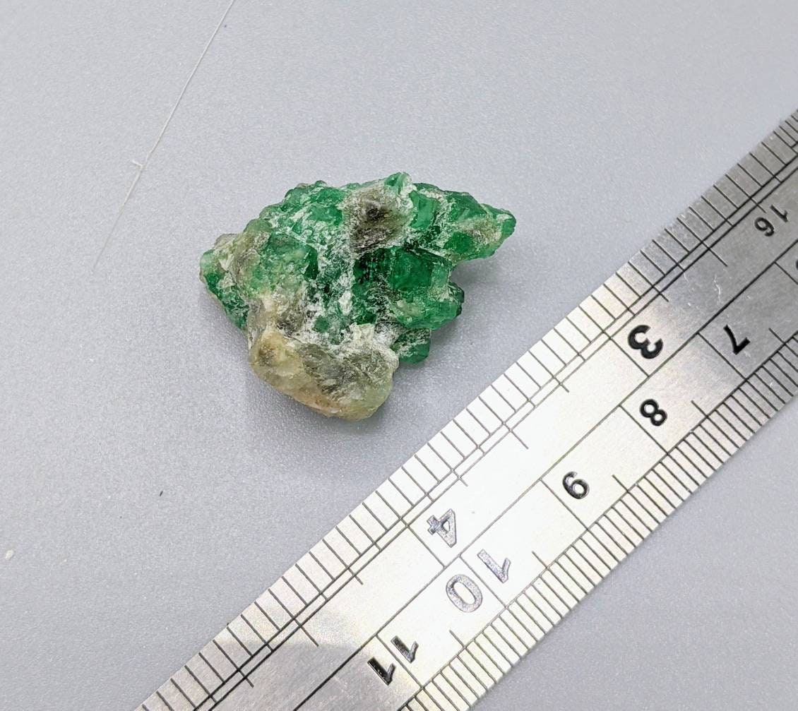 ARSAA GEMS AND MINERALSEmerald cluster green natural 8.6 grams terminated from Swat Pakistan - Premium  from ARSAA GEMS AND MINERALS - Just $150.00! Shop now at ARSAA GEMS AND MINERALS