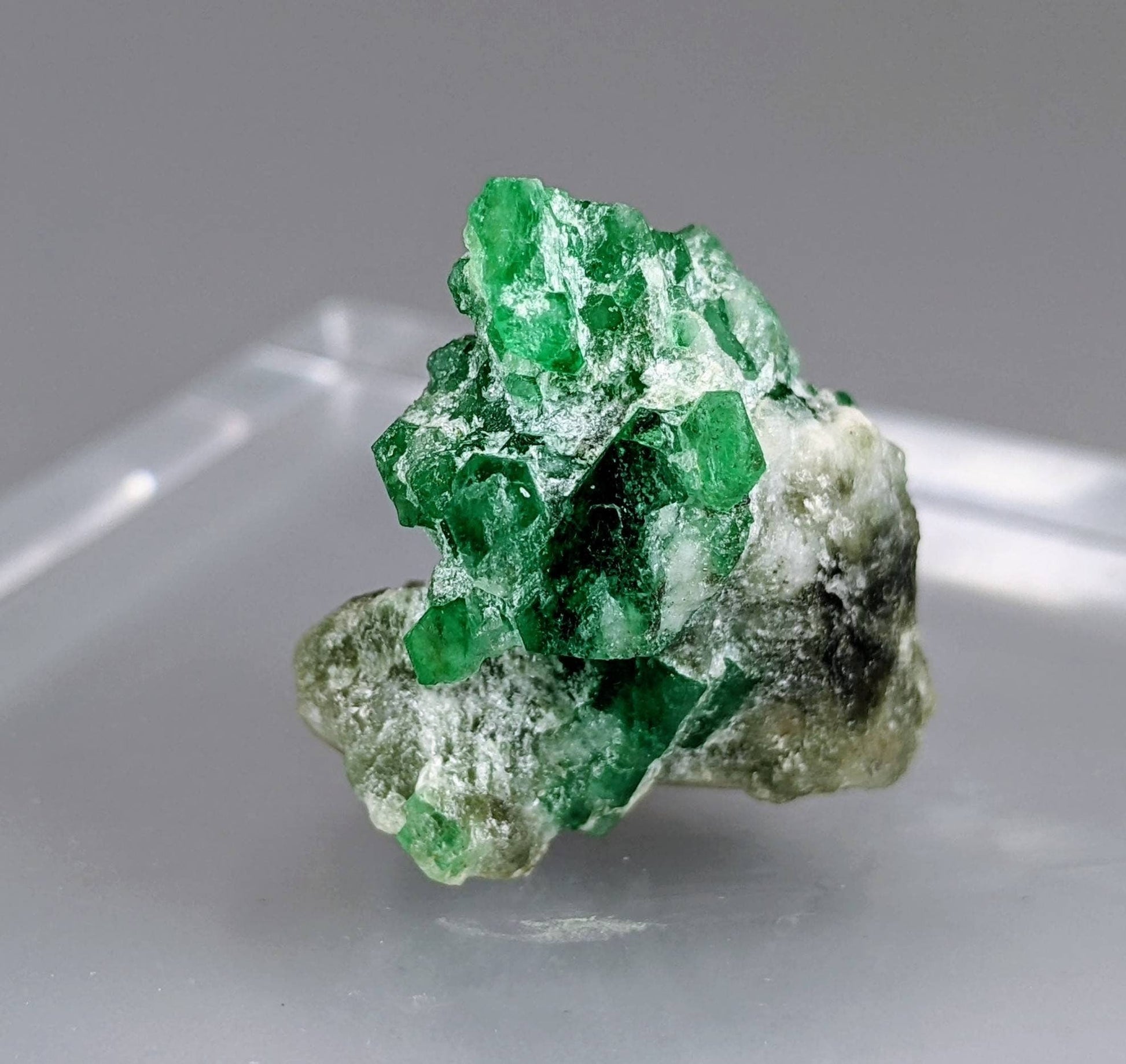 ARSAA GEMS AND MINERALSEmerald cluster green natural 8.6 grams terminated from Swat Pakistan - Premium  from ARSAA GEMS AND MINERALS - Just $150.00! Shop now at ARSAA GEMS AND MINERALS